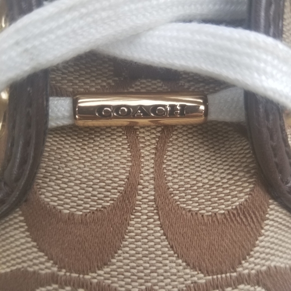 ***SOLD*** Coach Women Tennis Shoes - Picture 4 of 9